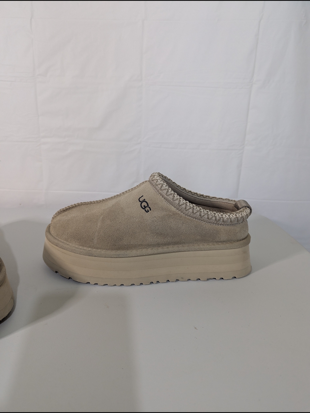 UGG Tasman Platform Slippers Sand Beige Suede Sheepskin Lined Women's Size 7 - Picture 2 of 13